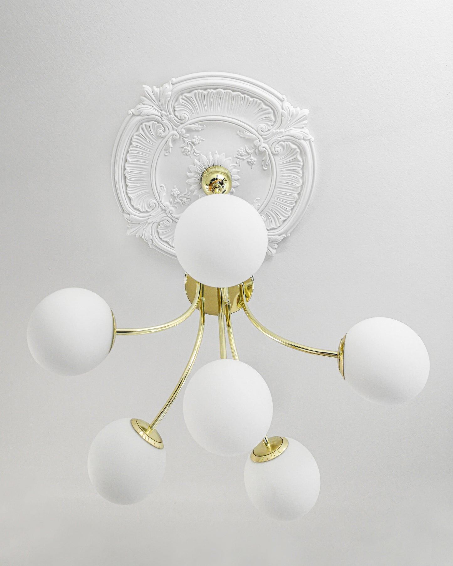 Rosace de plafond R120